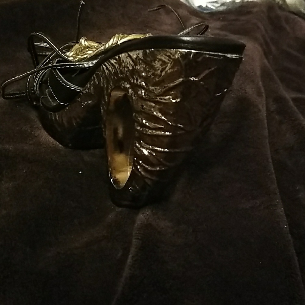 Shoes - Picture 4 of 4